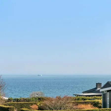 Strandhus I Asperup Med Havsutsikt Semesterbostad Asperup